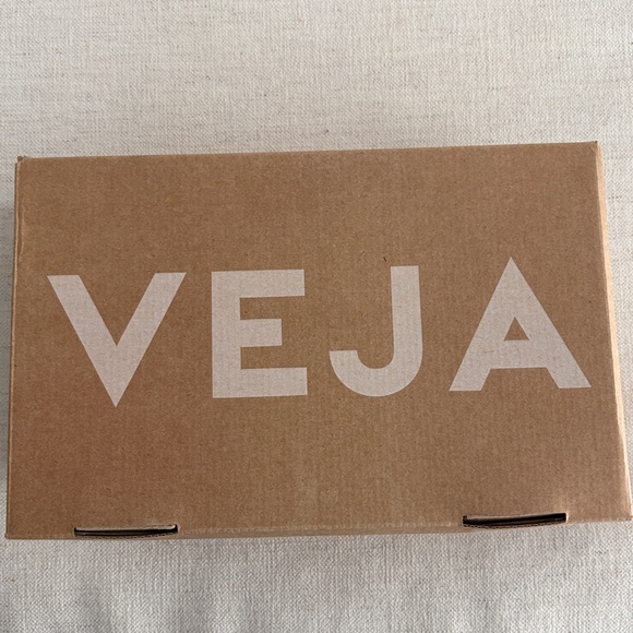 NEW Veja Campo White & Black Sneakers | Size 6 / EU 37 | New in Box (NIB) - Picture 8 of 17